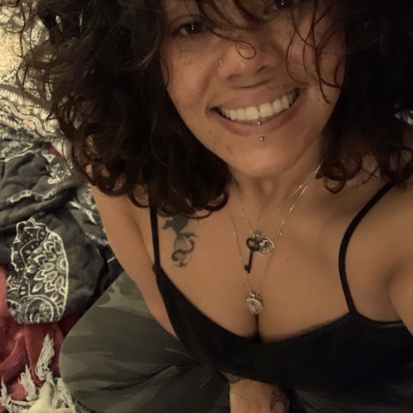 Meet your Posher, Lauren - Picture 1 of 1